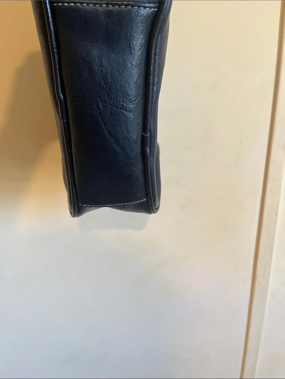 Black Leather Messenger Bag for women’s